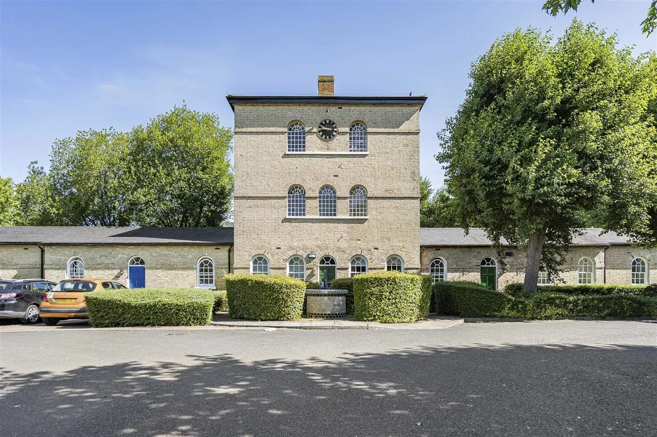2 bed flat for sale, Radwinter Road, Saffron Walden, CB11