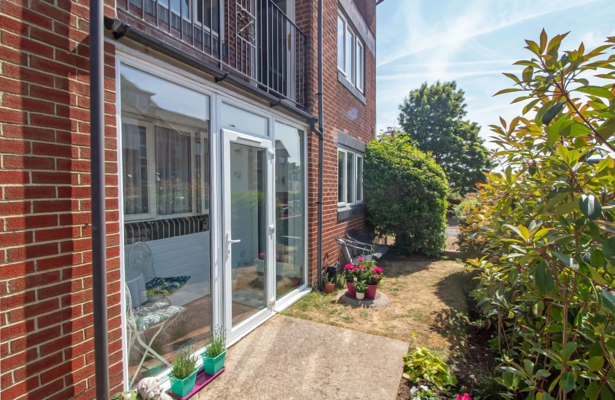 6 Beaconsfield Road, Waterlooville, PO7 7SP, photo 8