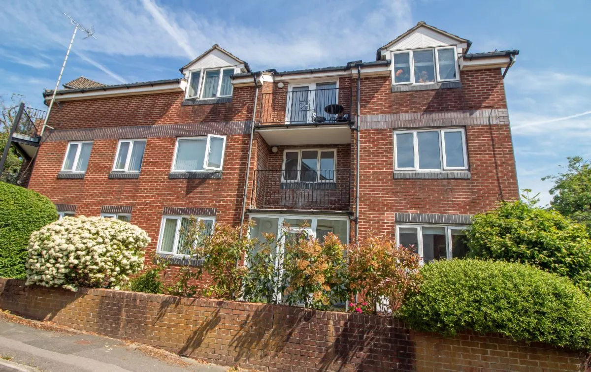 2 bed flat for sale — 6 Beaconsfield Road, Waterlooville, PO7 7SP