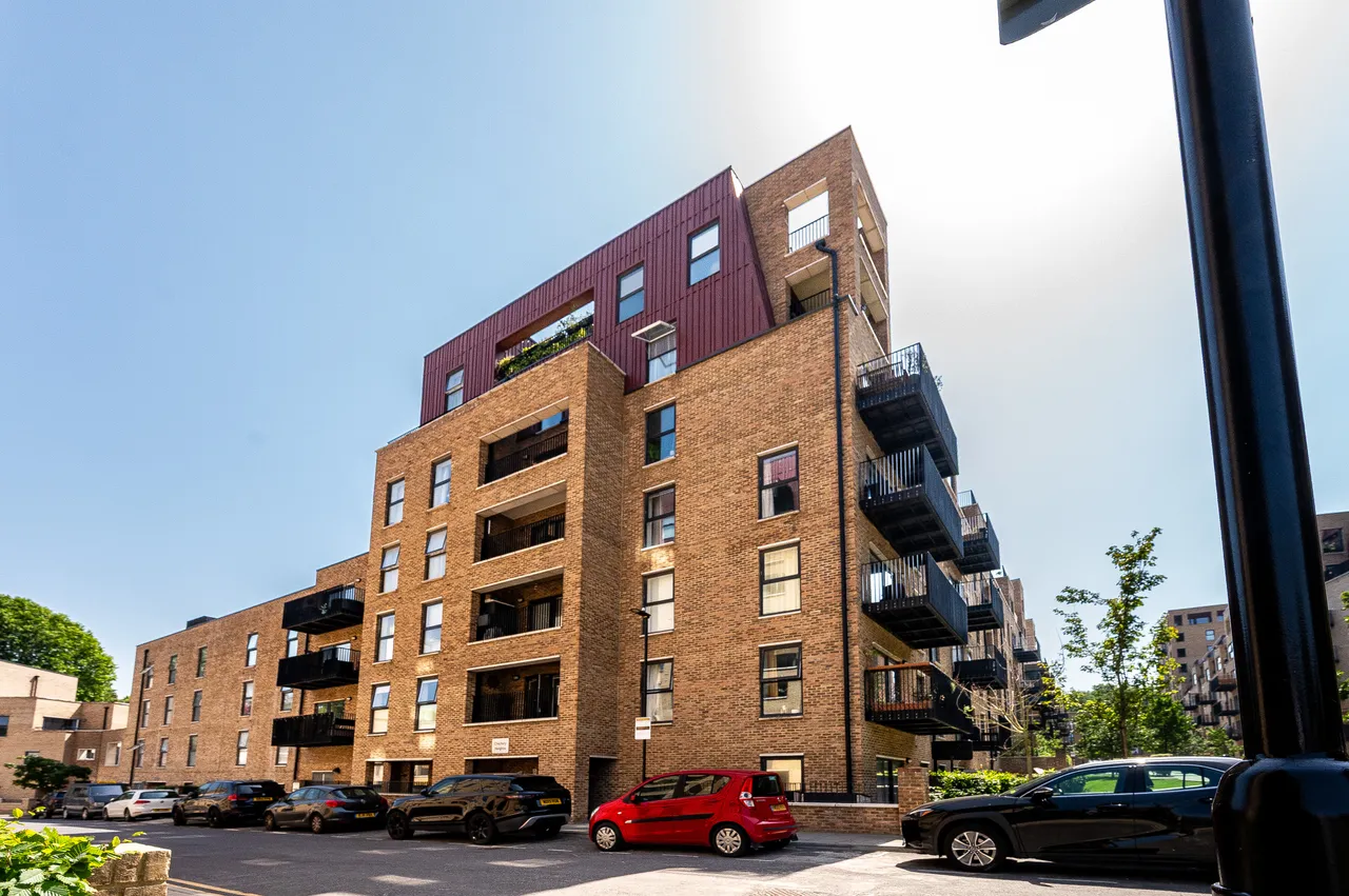 1 bed flat for sale — Flat 401, Chichely Heights, 2 Moy Lane, London
