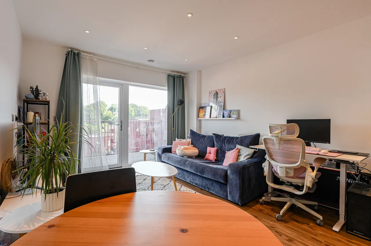 Flat 401, Chichely Heights, 2 Moy Lane, London, photo 8