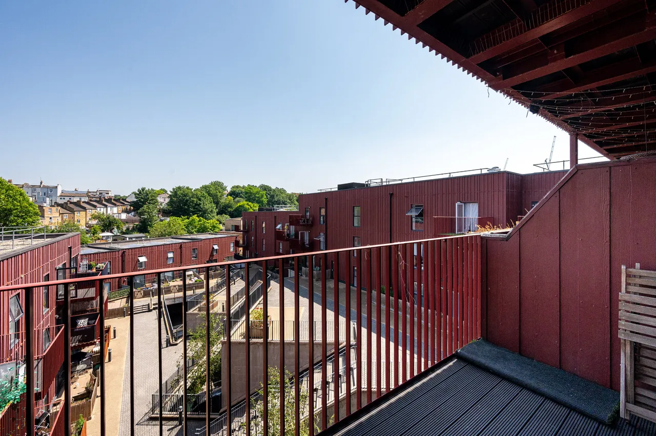 Flat 401, Chichely Heights, 2 Moy Lane, London, photo 6