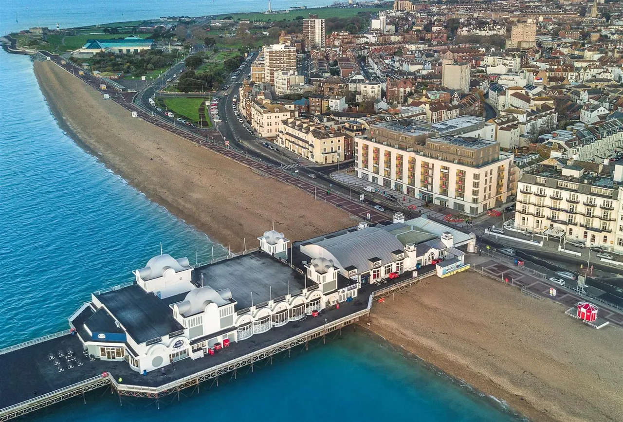 South Parade, Southsea, PO4, photo 3