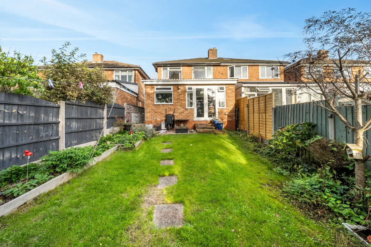 Corinne Close, Rednal, B45, photo 21