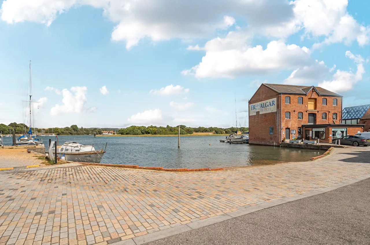 1 bed flat for sale, Lower Quay, Fareham, PO16
