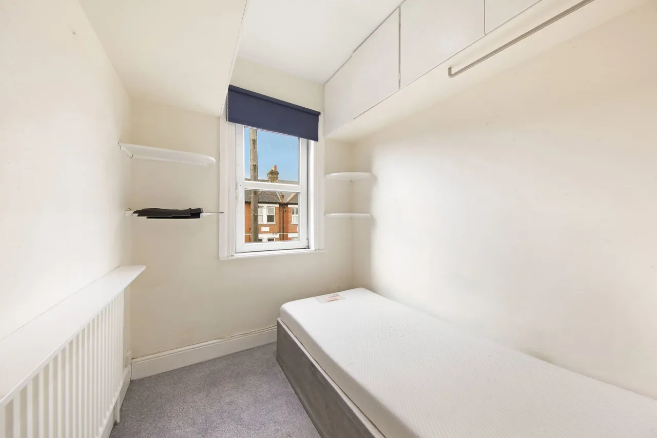 Kingston Road, SW20, photo 14