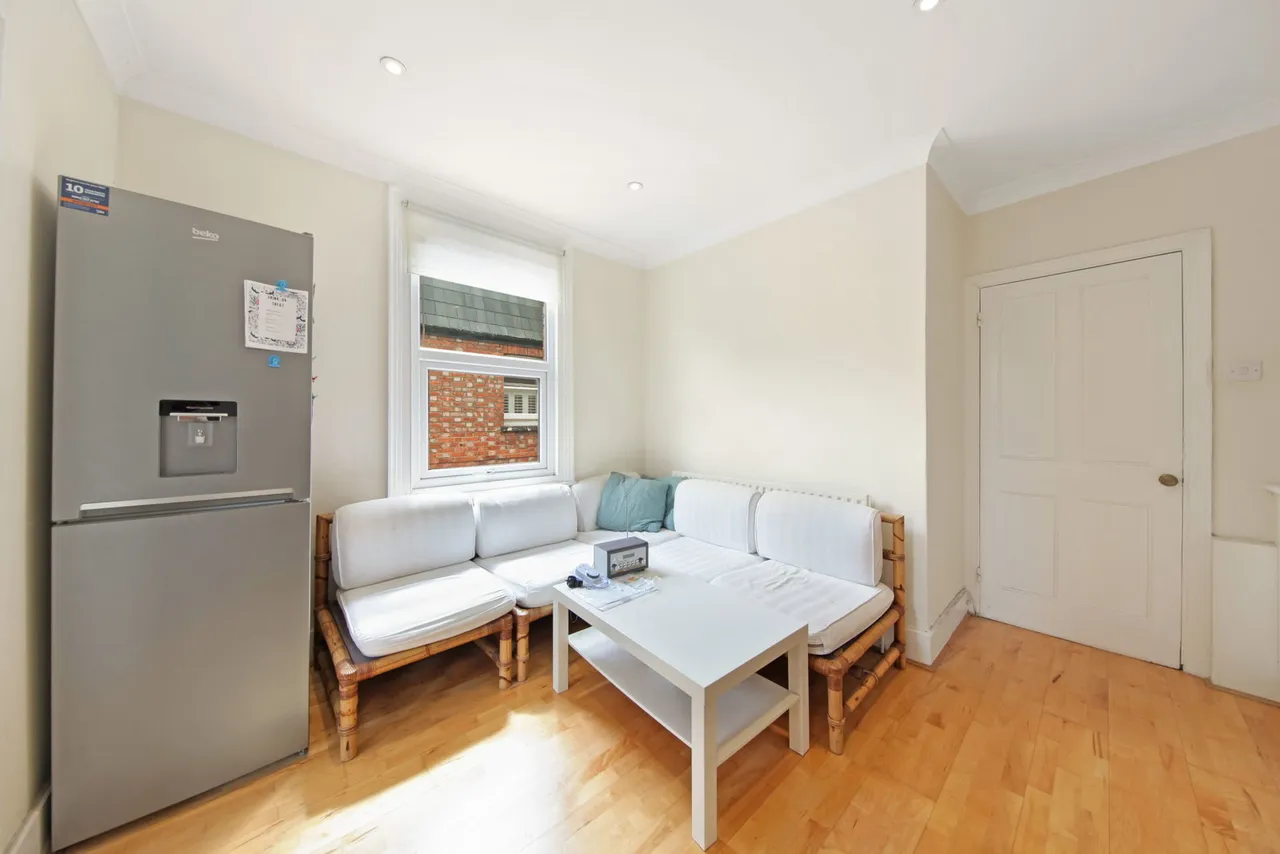 Kingston Road, SW20, photo 5