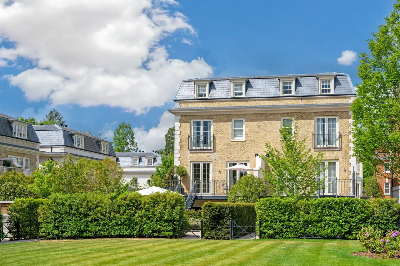 King John Square, Englefield Green, TW20, photo 25