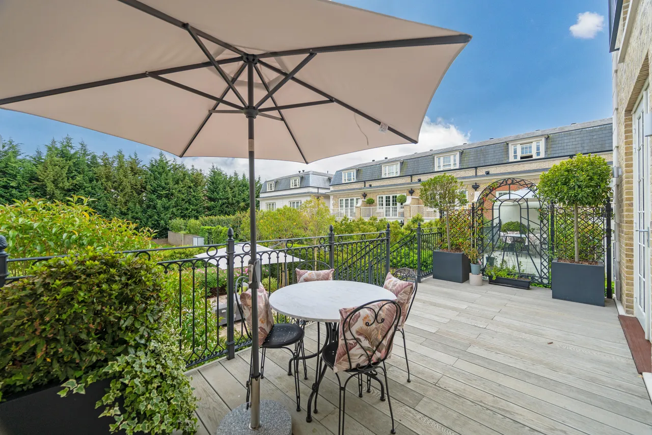 King John Square, Englefield Green, TW20, photo 5