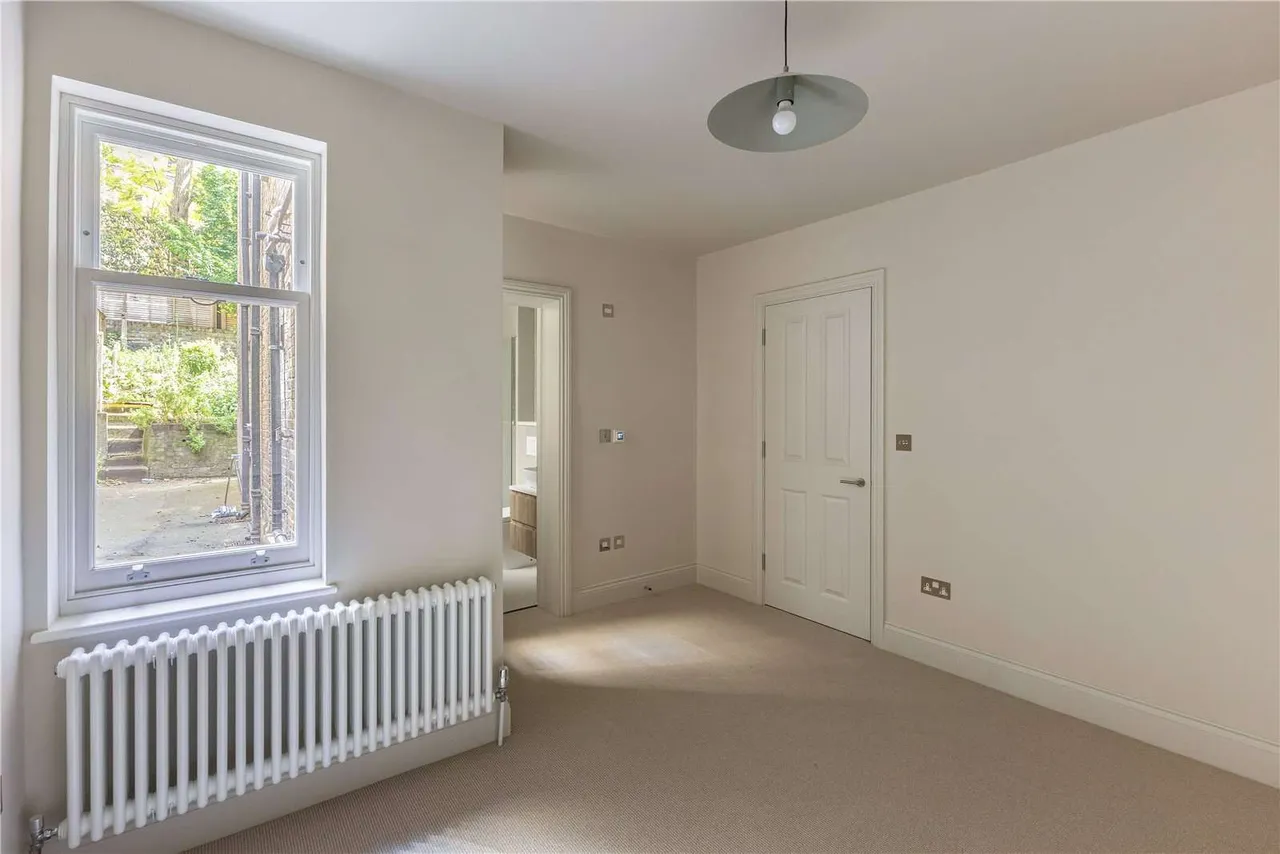 Quennington Mansions, Rostrevor Road, Fulham, London, SW6 5AU, photo 5