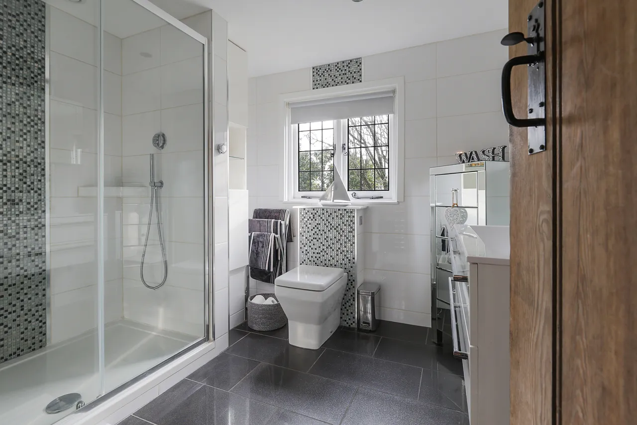 Ifield Road, Charlwood, RH6, photo 20