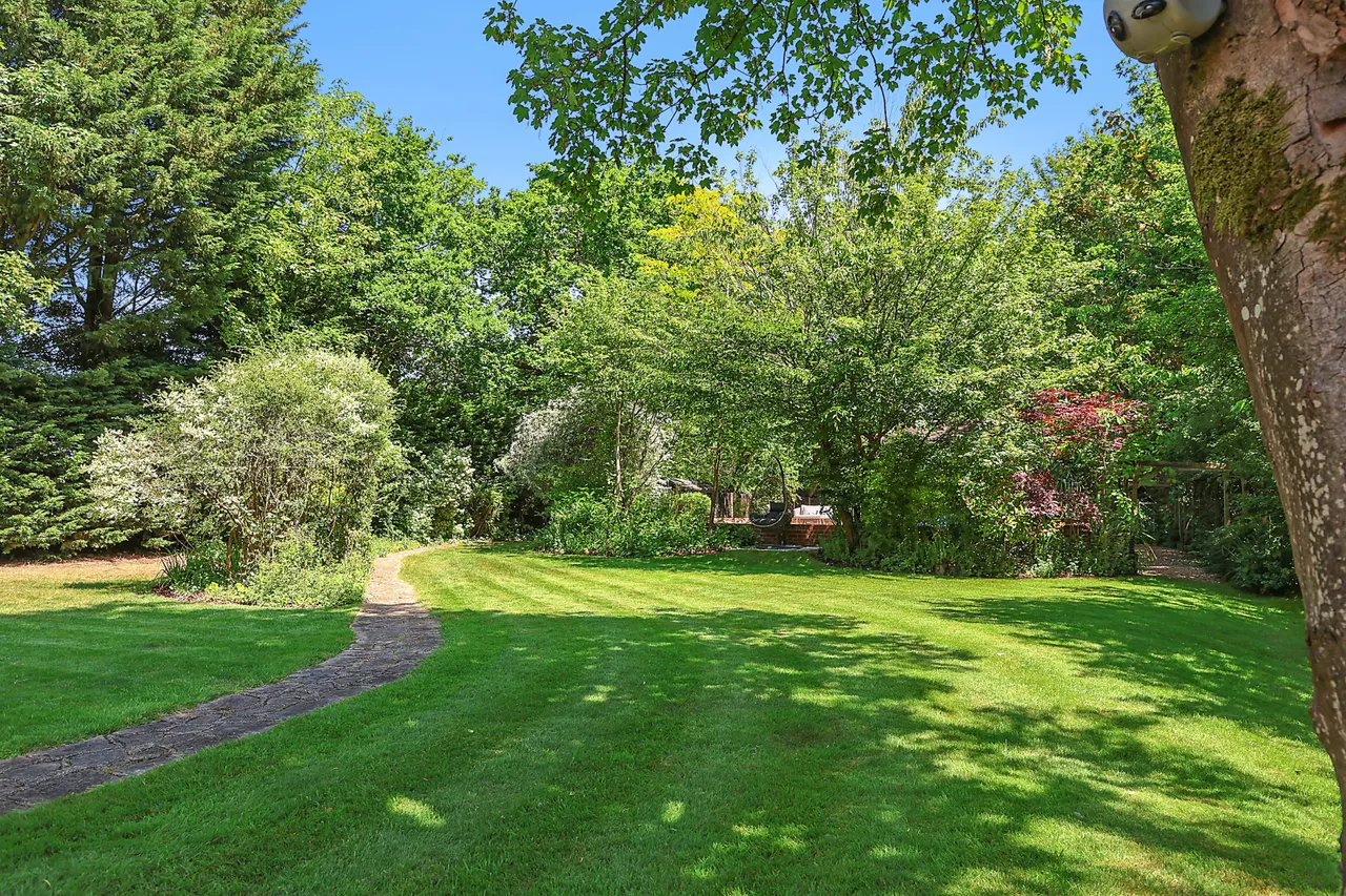 Ifield Road, Charlwood, RH6, photo 23