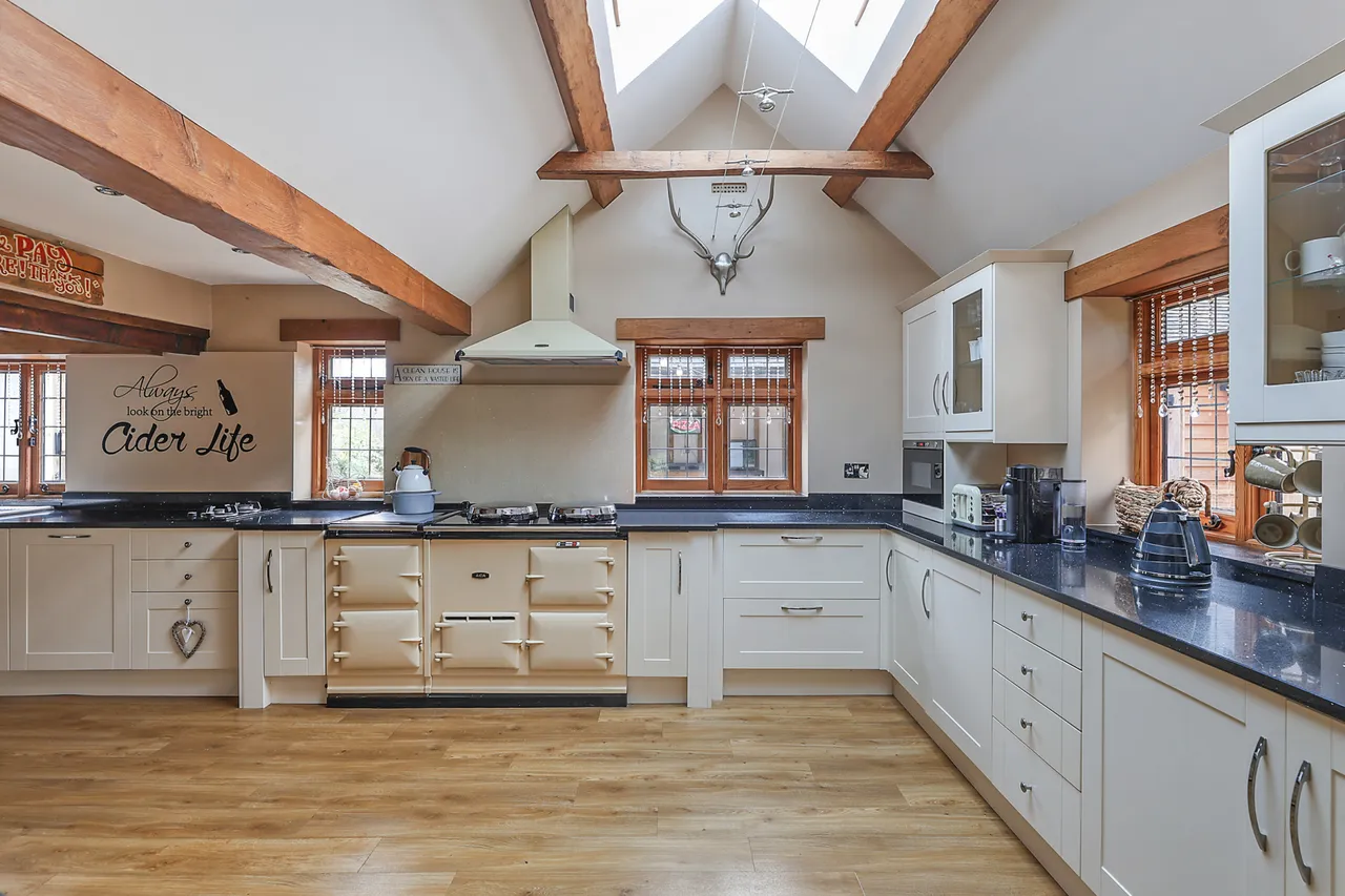 Ifield Road, Charlwood, RH6, photo 5