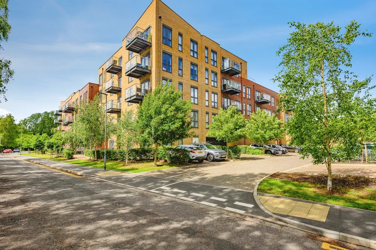 2 bed flat for sale — Frogmore Road, HEMEL HEMPSTEAD