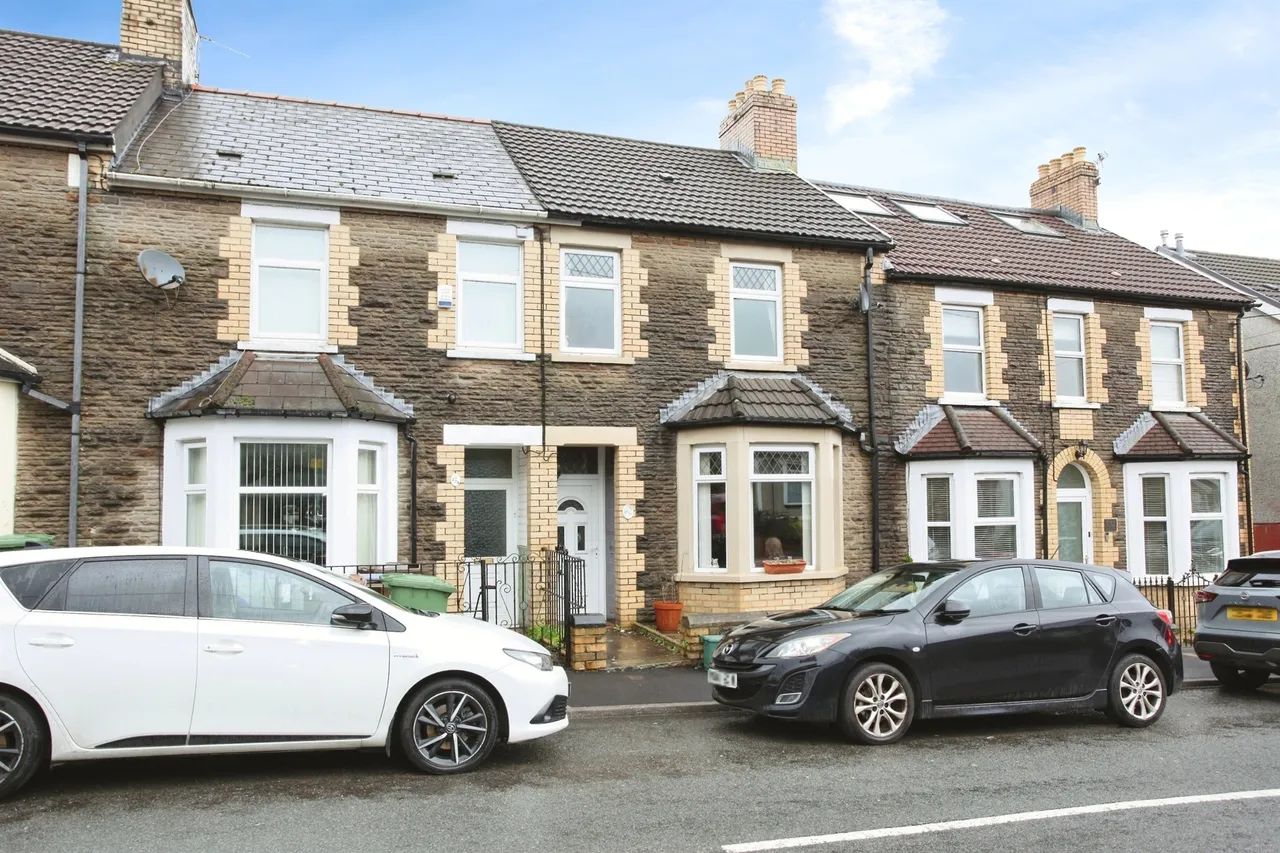 3 bed house for sale, Van Road, Caerphilly, CF83