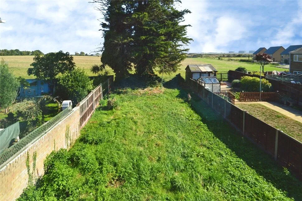 St. Davids Road, Allhallows, ME3, photo 6
