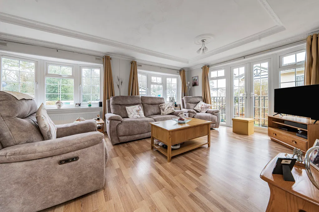 3 bed for sale in Wyatts Covert, Denham, UB9, photo 2