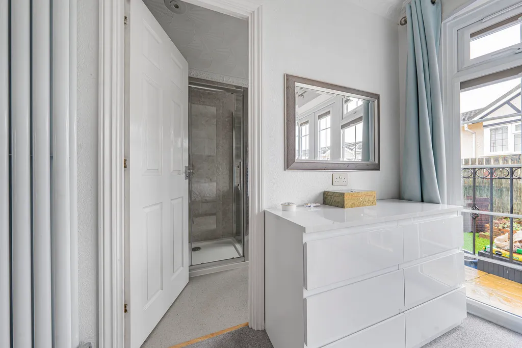 3 bed for sale in Wyatts Covert, Denham, UB9, photo 15