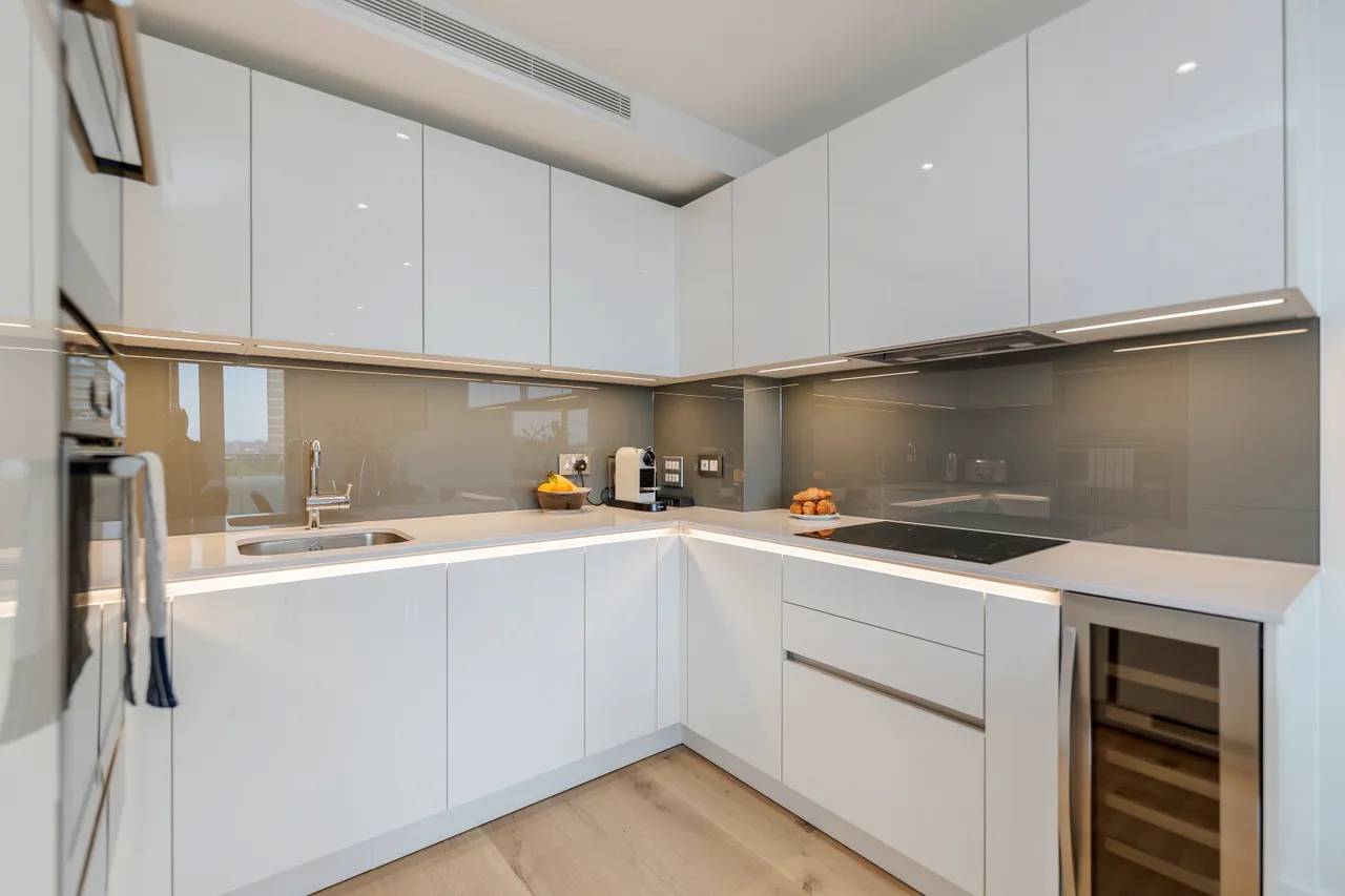Lombard Road, Battersea, SW11, photo 8