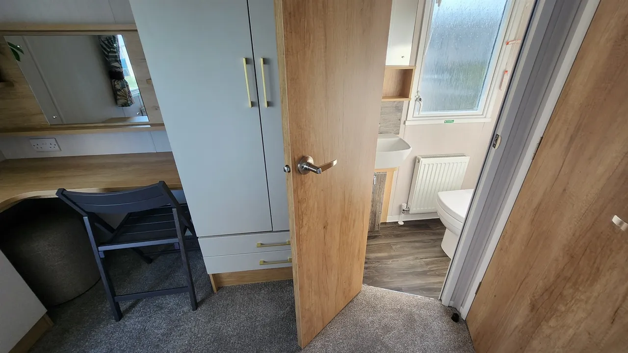 Havant Road, Hayling Island, PO11, photo 7