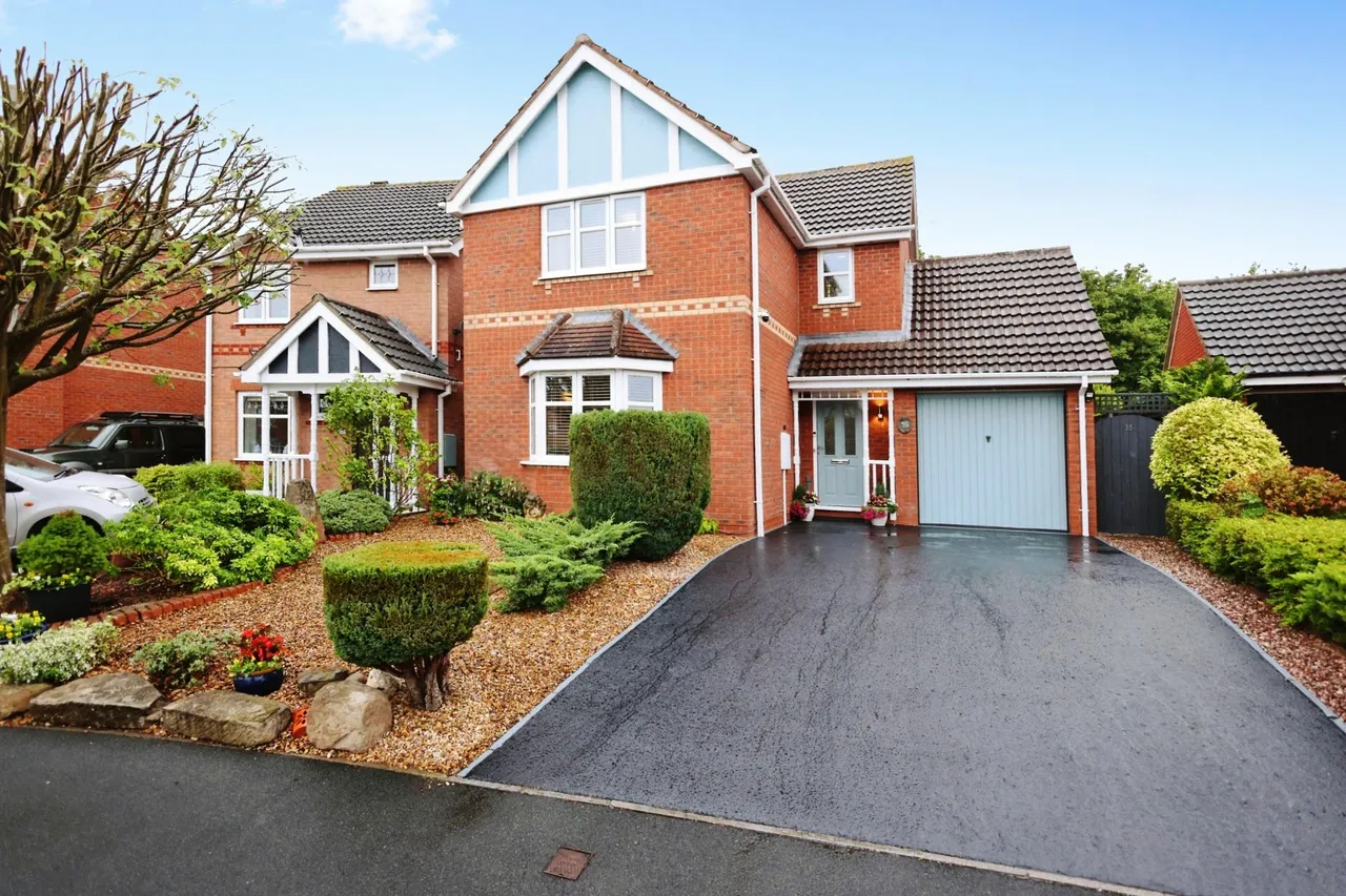 3 bed house for sale, Swan Drive, Droitwich, WR9