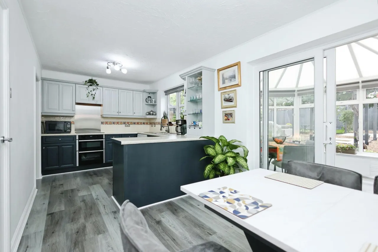 Swan Drive, Droitwich, WR9, photo 4