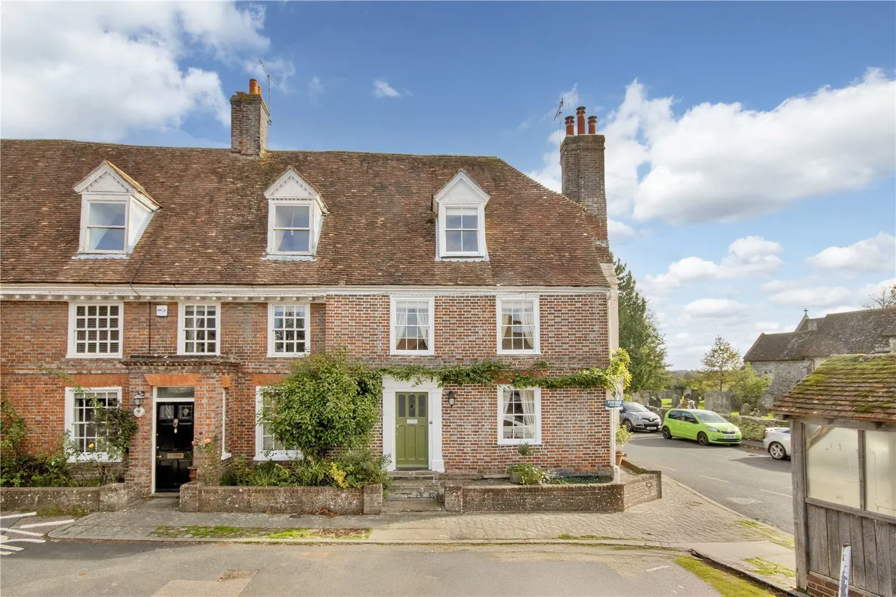 3 bed house for sale, The Square, Lenham, ME17