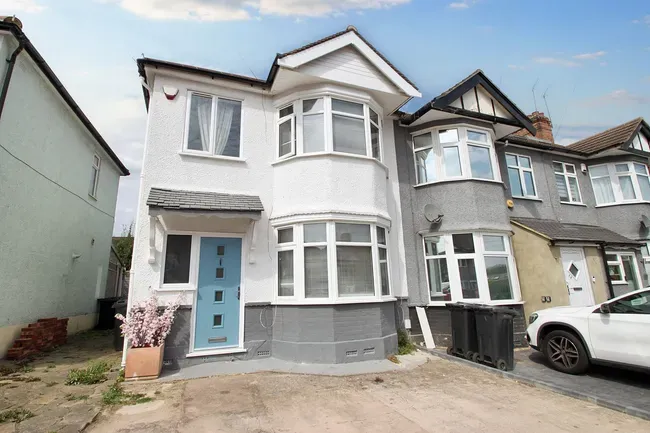 3 bed property for sale — Buckhurst Way, Buckhurst Hill, IG9