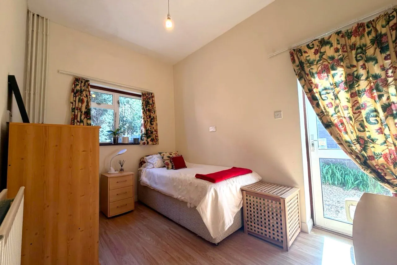 Prospect Road, Ash Vale, GU12 5ED, photo 15
