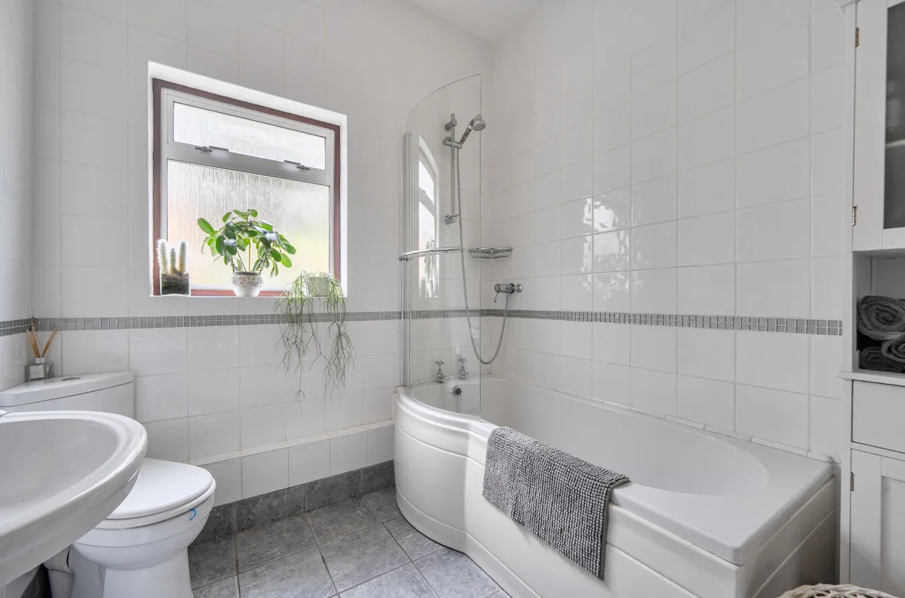 Prospect Road, Ash Vale, GU12 5ED, photo 16