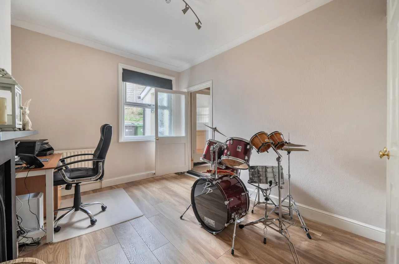 Prospect Road, Ash Vale, GU12 5ED, photo 21