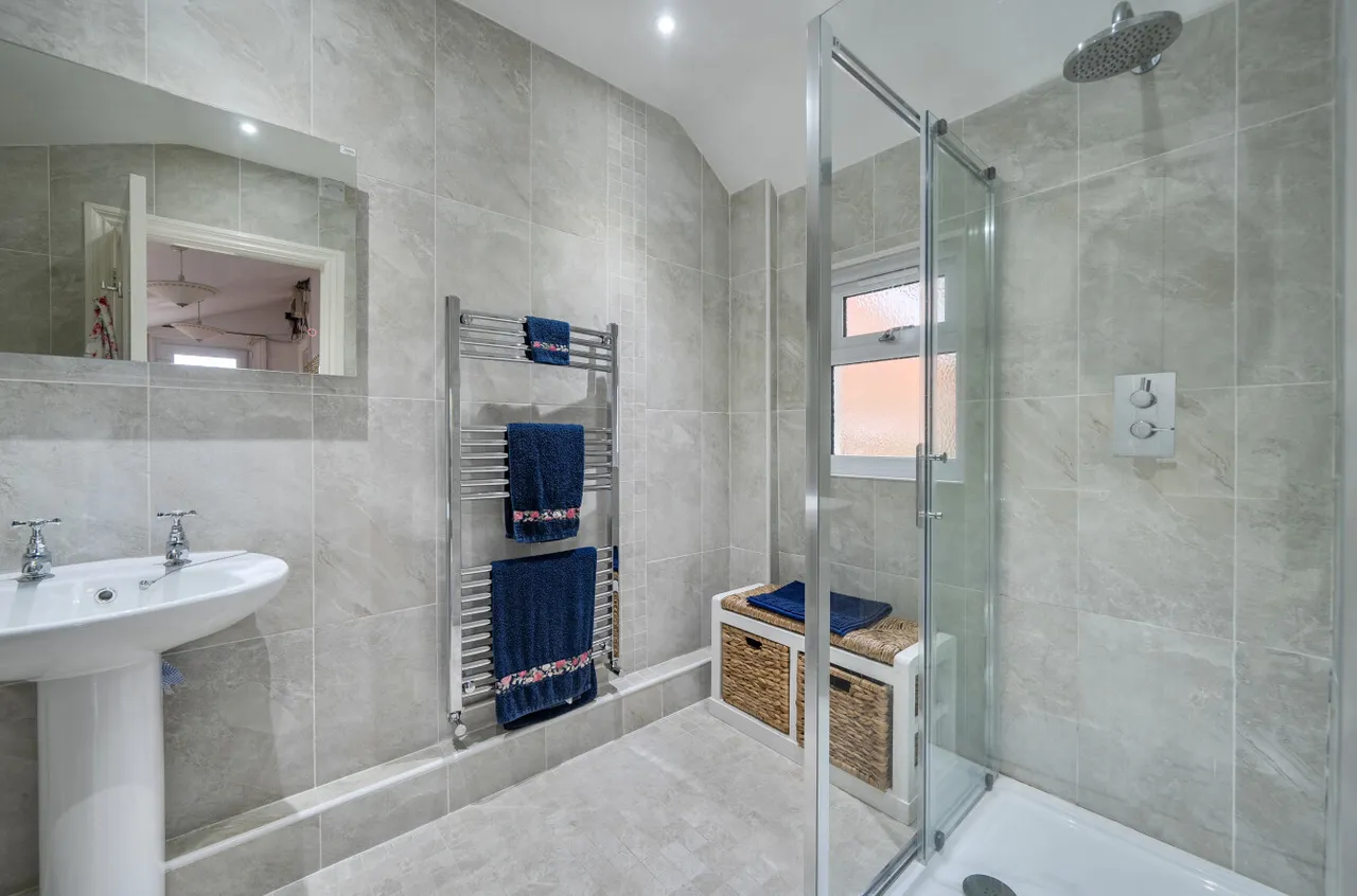 Prospect Road, Ash Vale, GU12 5ED, photo 6