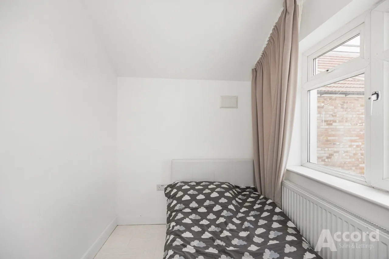 Heather Way, Romford, RM1, photo 19