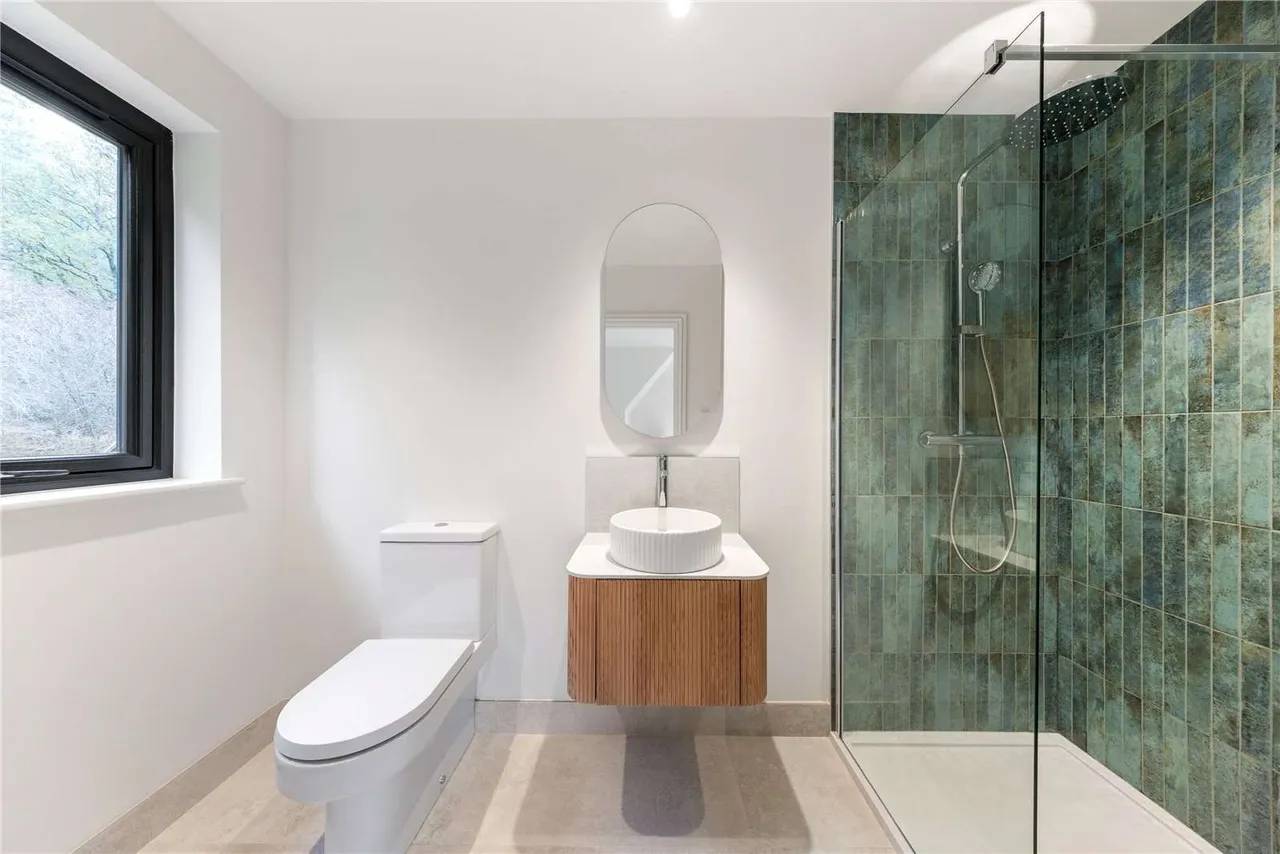 Boundary Road, Rowledge, Farnham, Surrey, GU10 4EP, photo 12