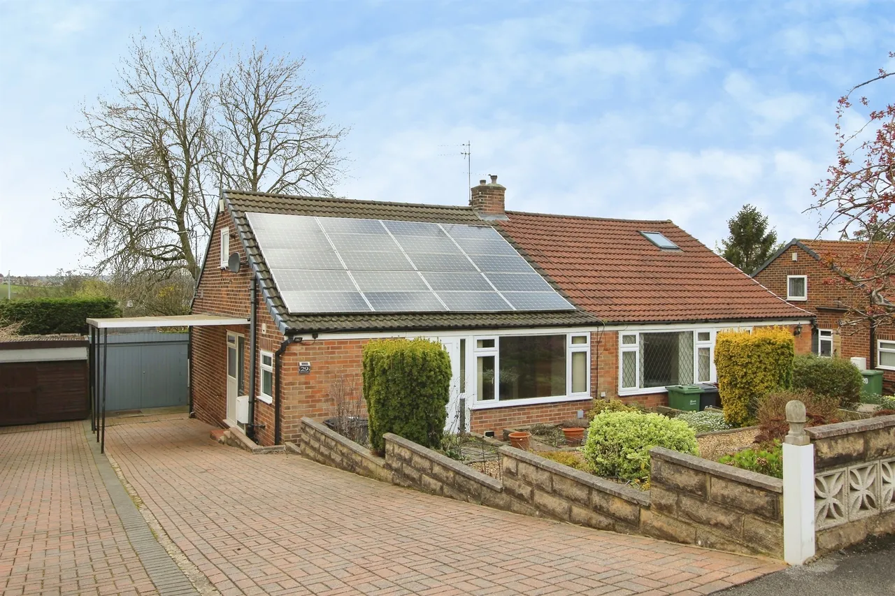 3 bed house for sale — Owlcotes Garth, Pudsey