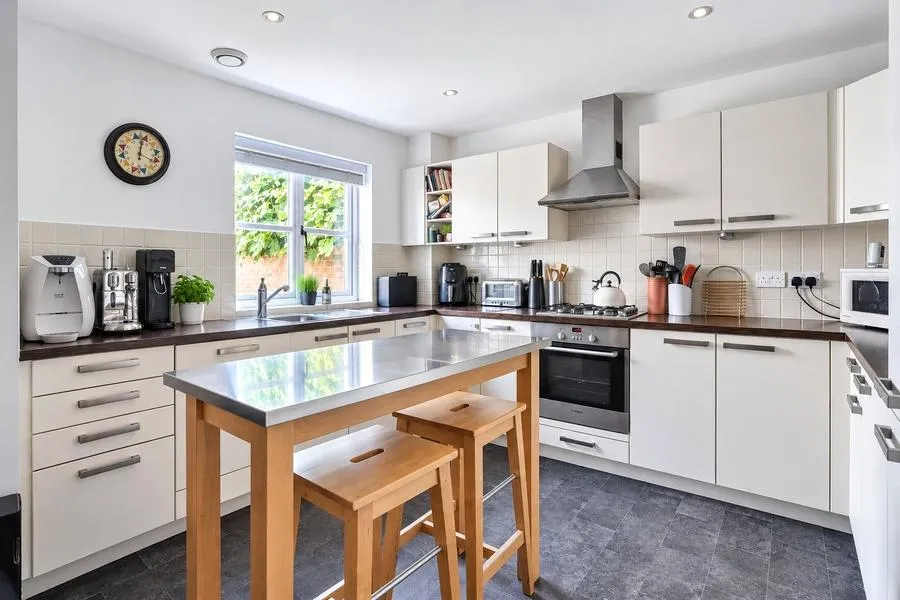 Cutting Drive, Basingstoke, RG24, photo 9