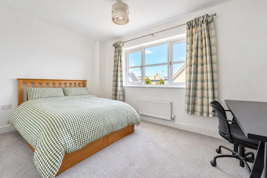 Cutting Drive, Basingstoke, RG24, photo 7