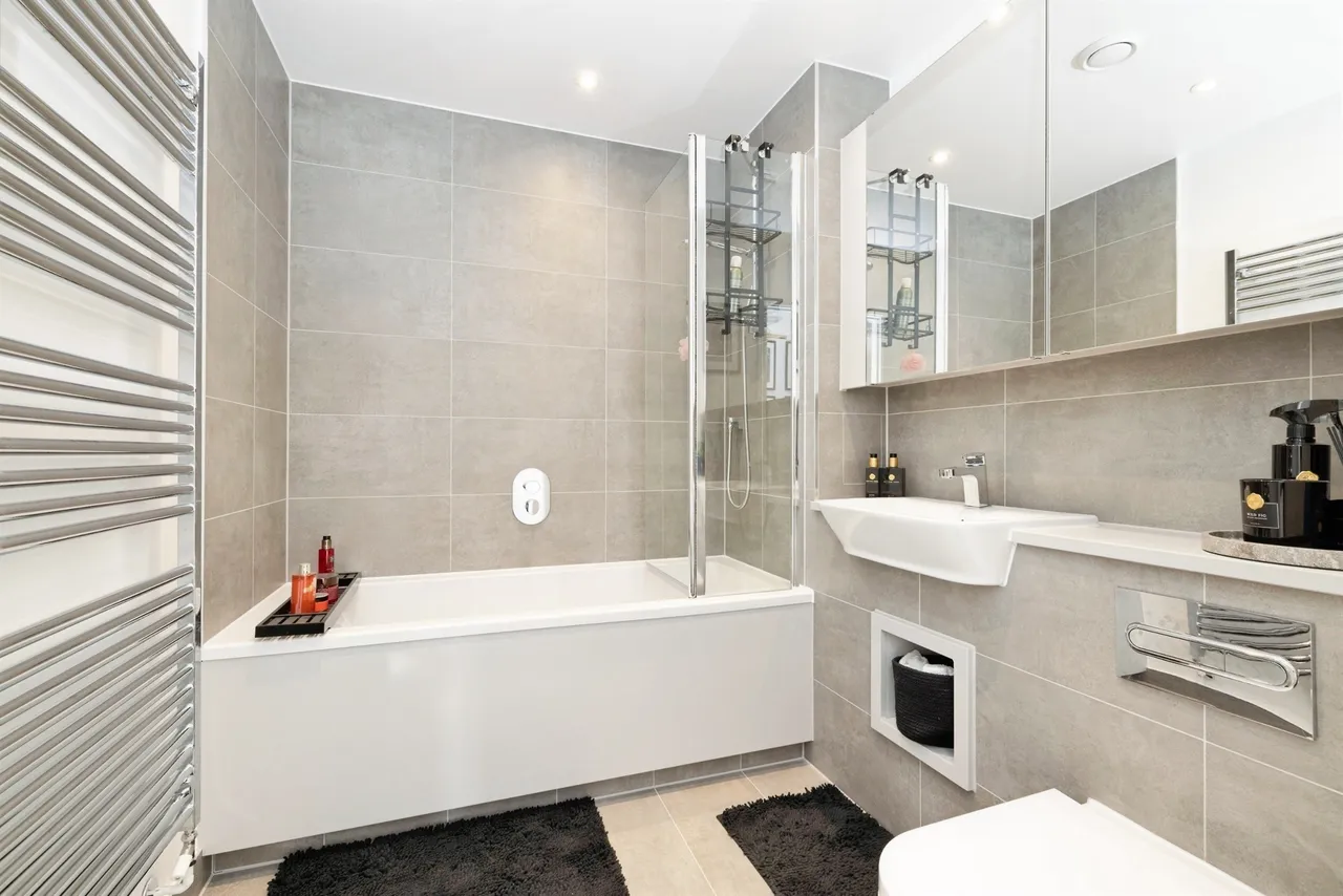 Oxhey Drive, Watford, WD19, photo 10