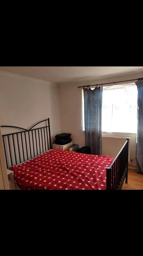 Azalea Close, Hanwell, photo 5