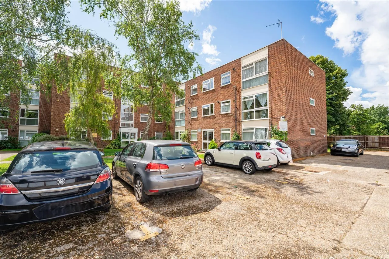 Azalea Close, Hanwell, photo 8