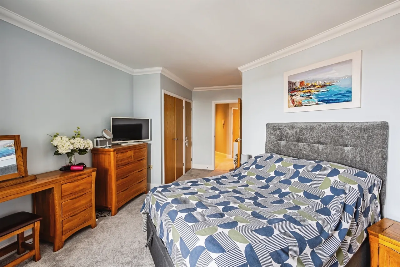 Dominica Court, Eastbourne, BN23, photo 18