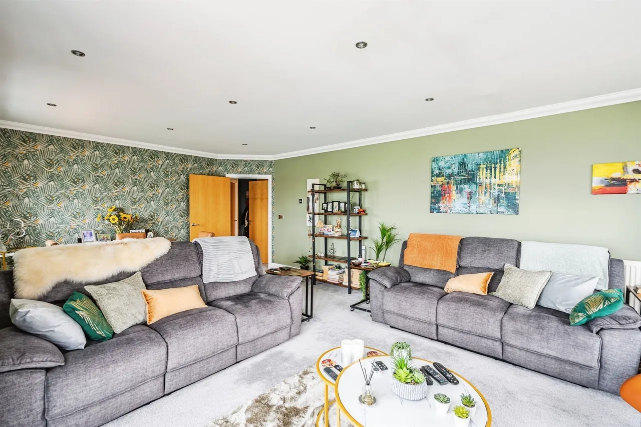 Dominica Court, Eastbourne, BN23, photo 8