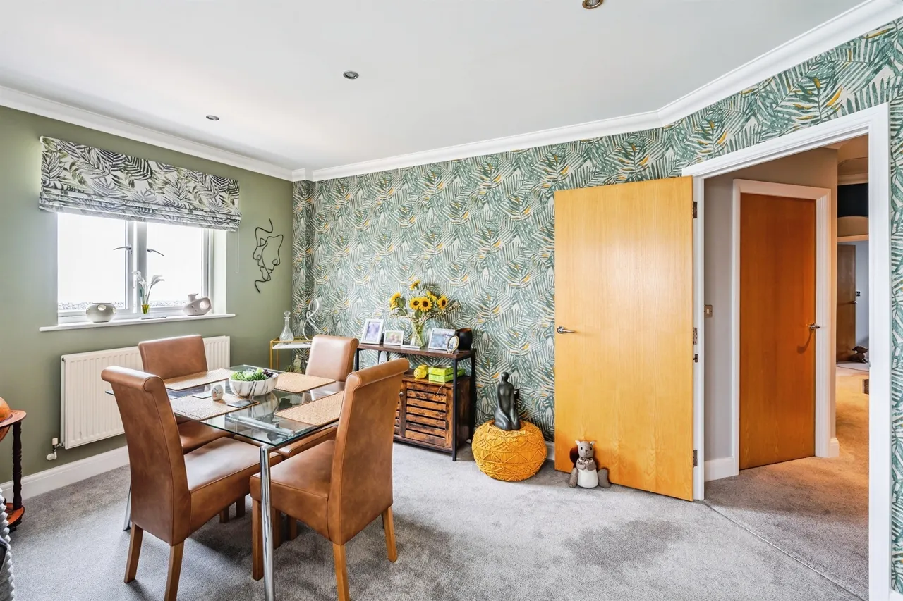 Dominica Court, Eastbourne, BN23, photo 10