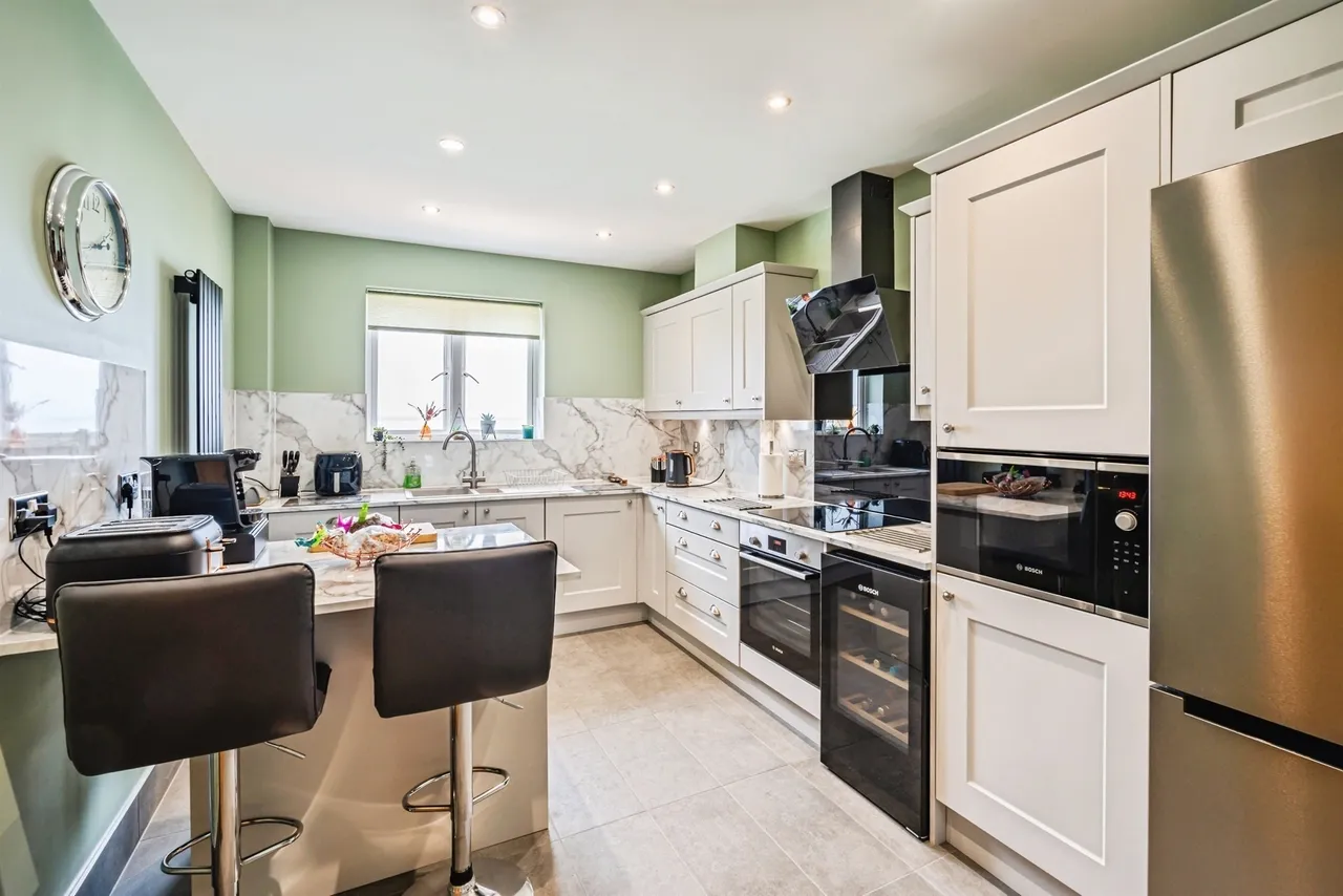 Dominica Court, Eastbourne, BN23, photo 13