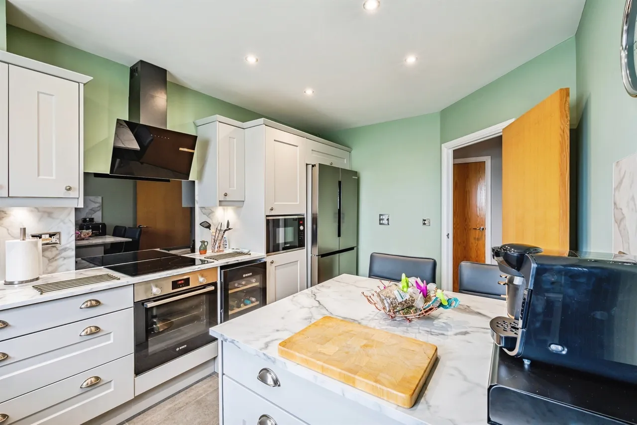 Dominica Court, Eastbourne, BN23, photo 12
