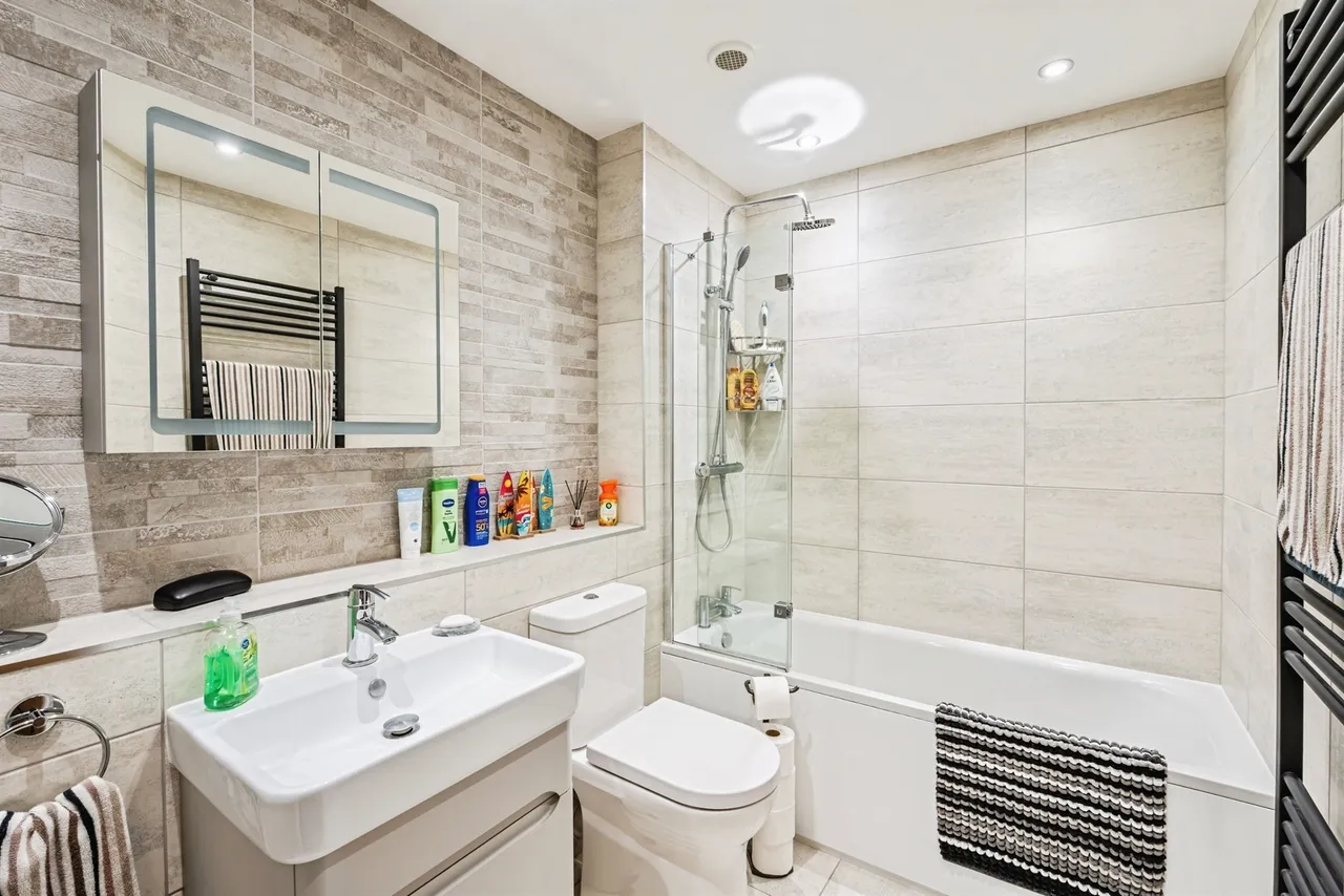 Dominica Court, Eastbourne, BN23, photo 21