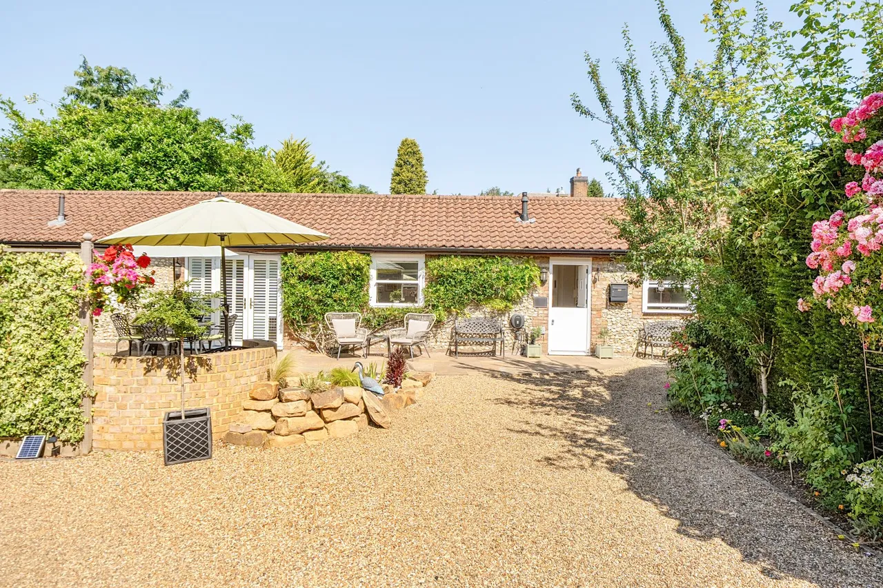 3 bed character property for sale, Waterhouse Lane, KIngswood, KT20