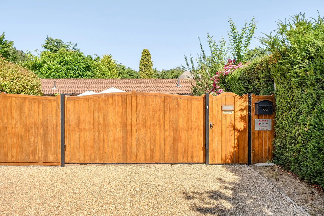 Waterhouse Lane, KIngswood, KT20, photo 31