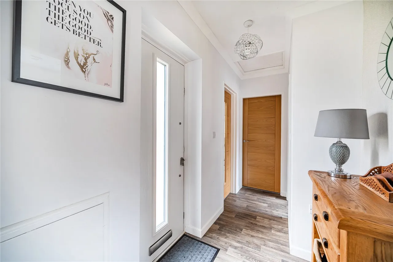 Hermitage Woods Crescent, St Johns, GU21, photo 12