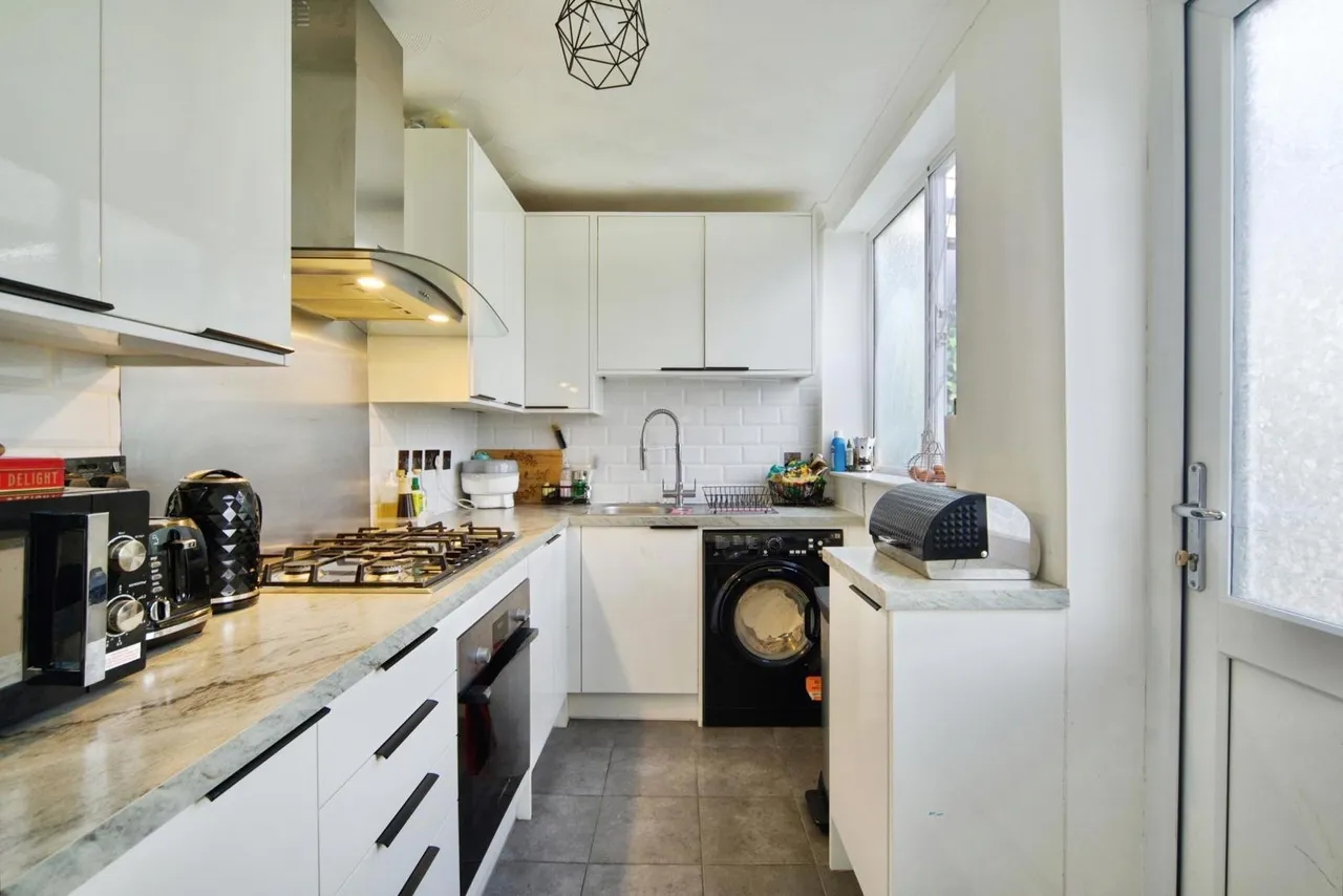 Markyate Road, Dagenham, RM8, photo 2